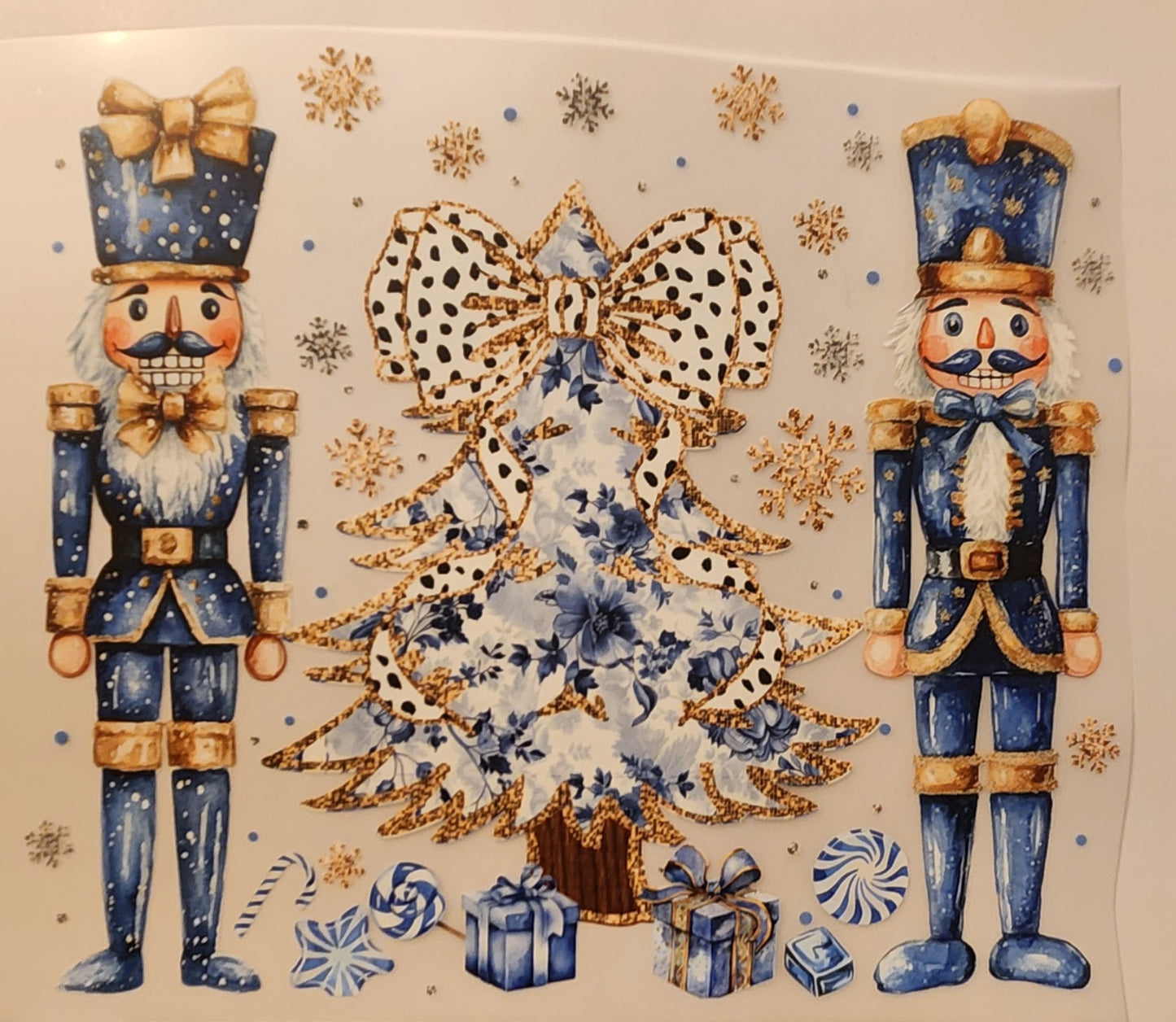 NUTCRACKERS AND TREE 530