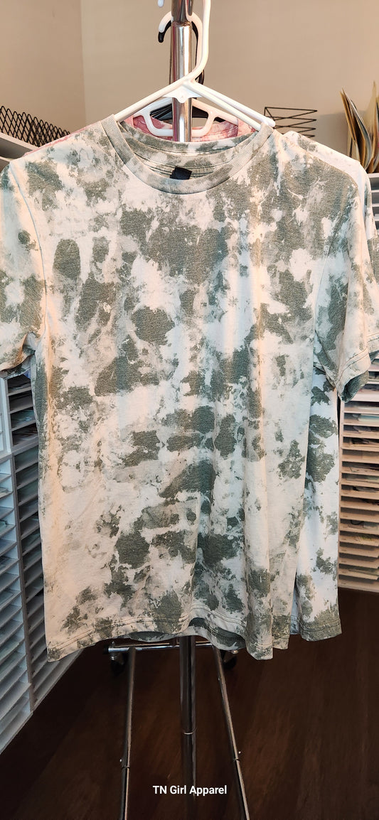 SMALL MILITARY GREEN BLEACHED TEE IN STOCK G26