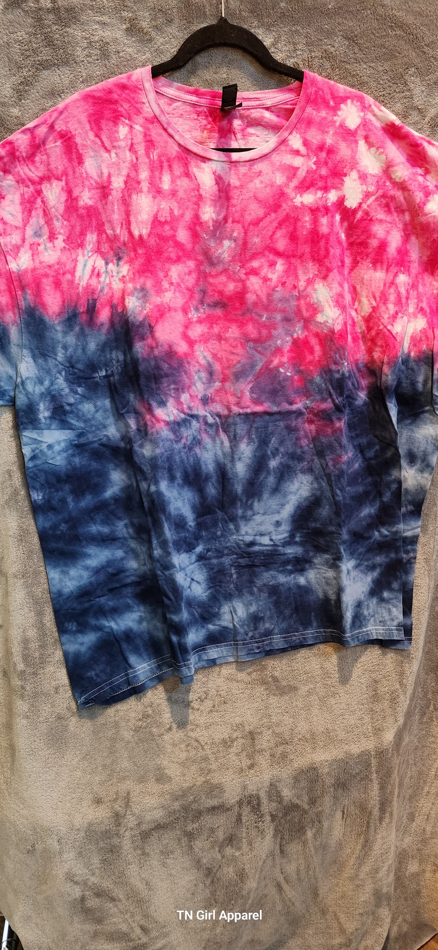 4XL RTS HOT PINK/NAVY TIE DYE GILDAN SOFTSTYLE T-SHIRT