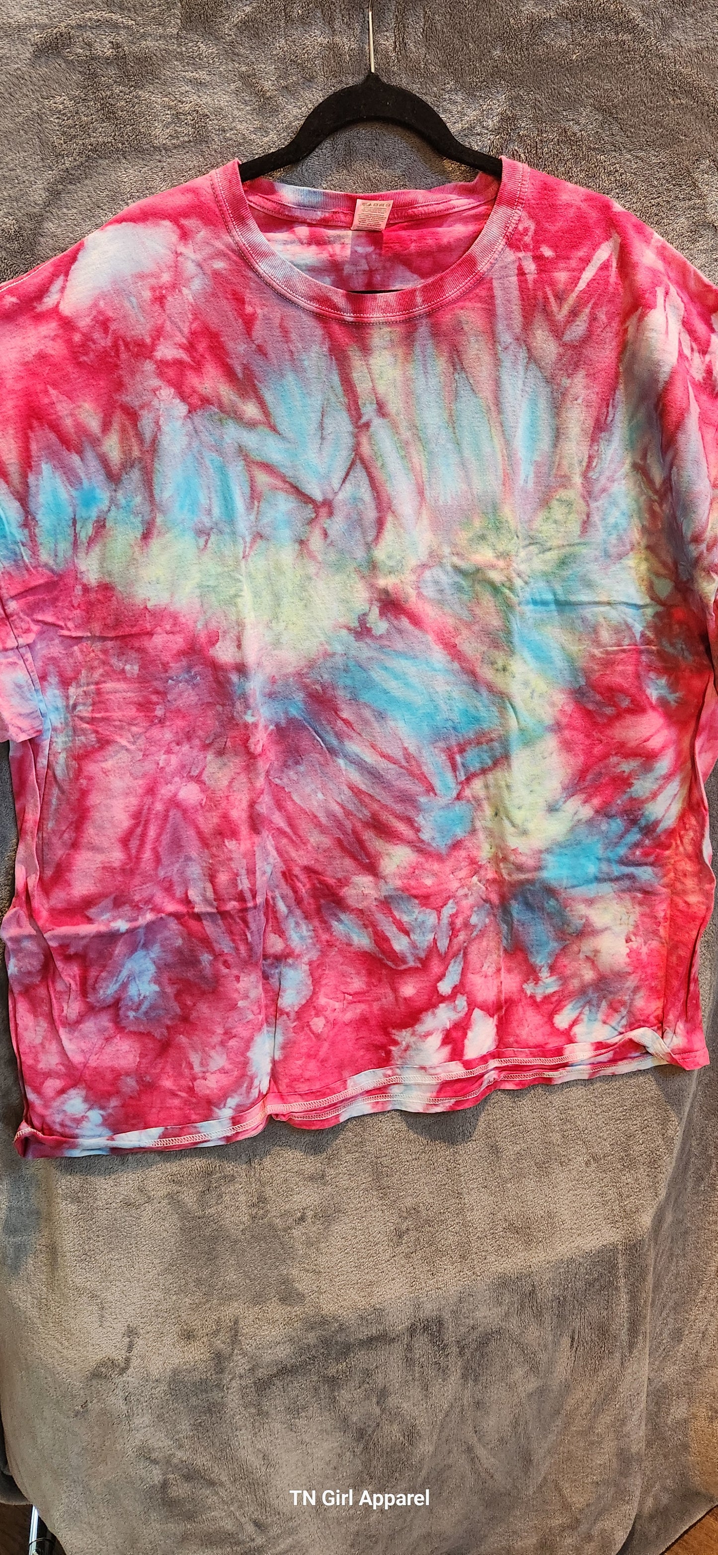 4XL RTS PINK/GREEN/BLUE TIE DYE FRUIT OF THE LOOM T-SHIRT