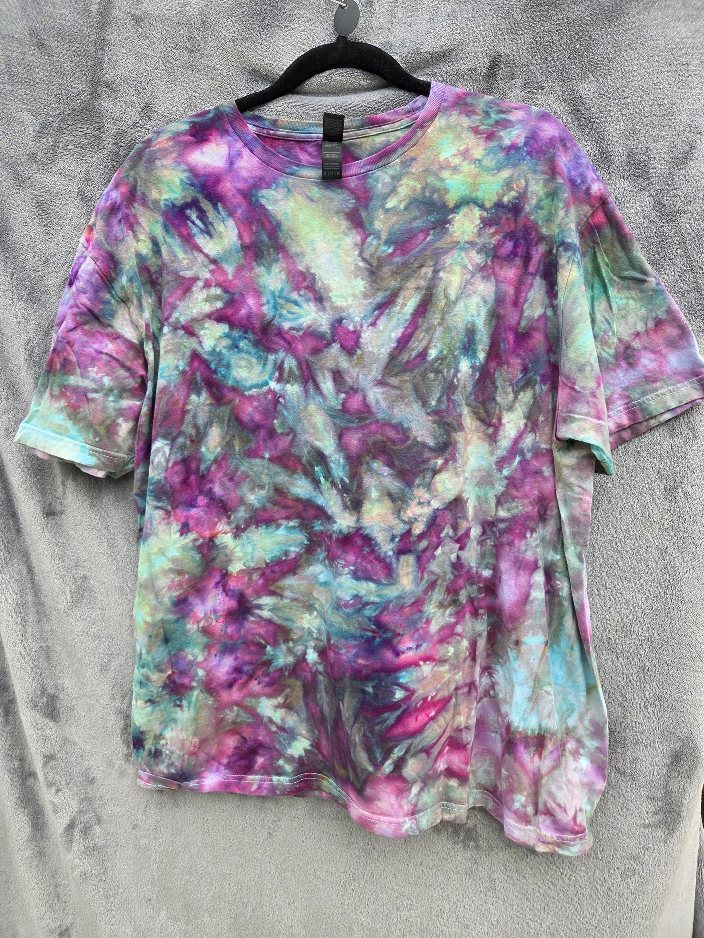 XL SOFTSTYLE  24 TIE DYE T-SHIRT