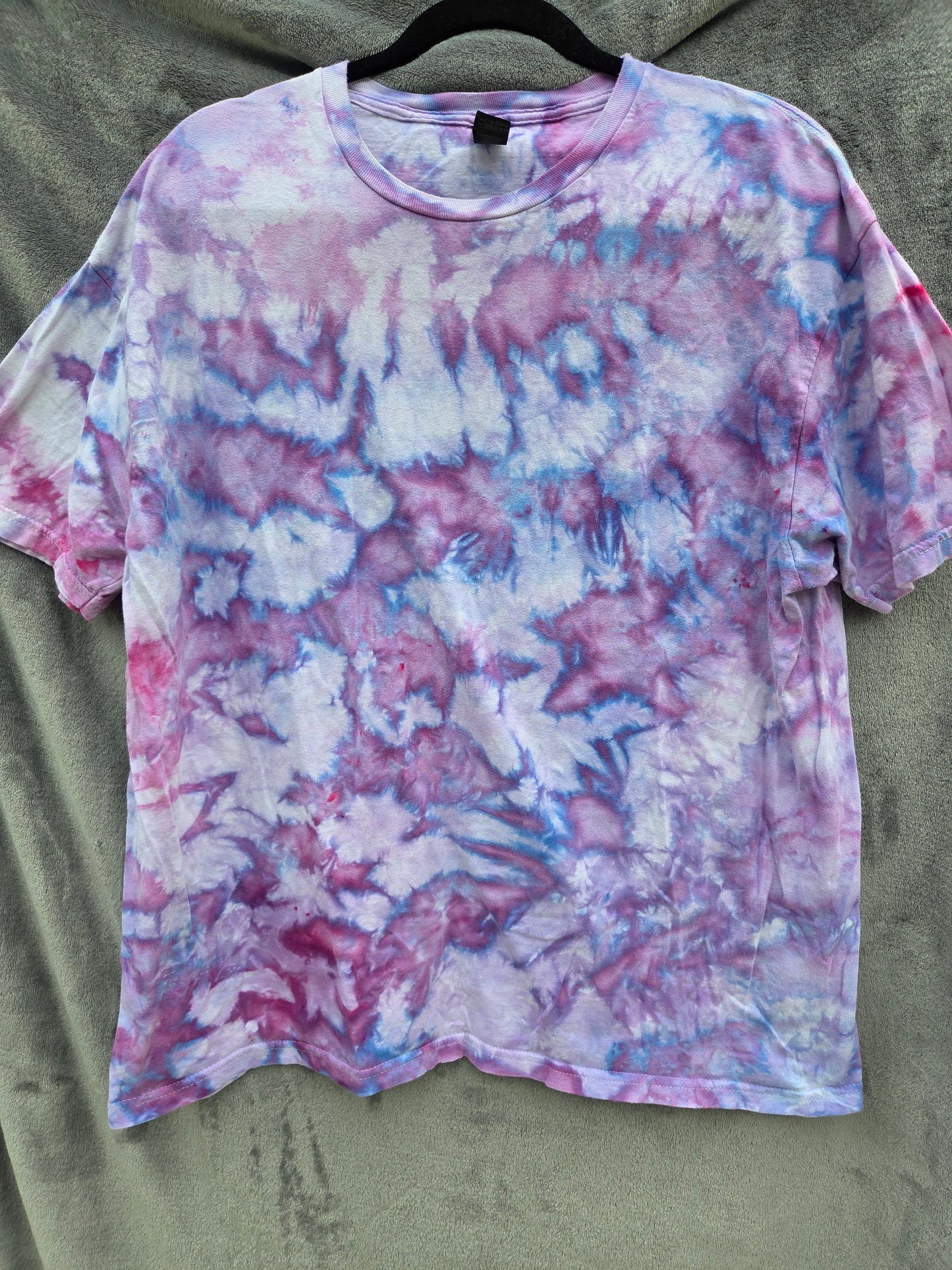 XL SOFTSTYLE  83 TIE DYE T-SHIRT
